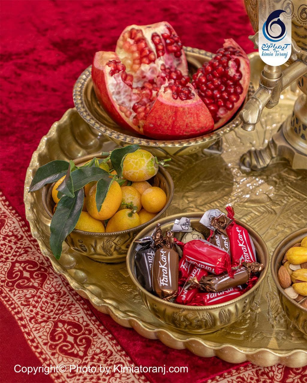 چیدمان سرویس سماور ذغالی قلمزنی برای پذیرایی ایرانی