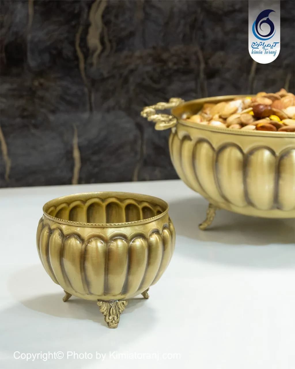 پسته خوری کوچک خطی سه پایه برنجی