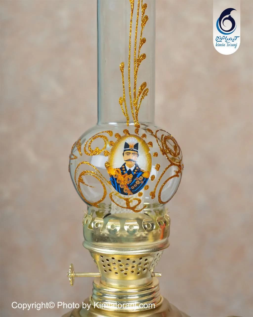 چراغ متوسط قلم زنی دسته دار برنجی - 2