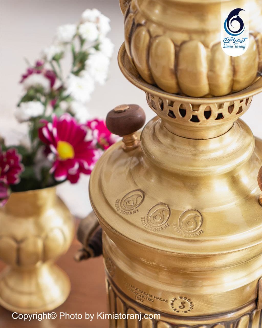 فرم استوانه‌ای سماور برنجی خطی برای چای‌خوری سنتی