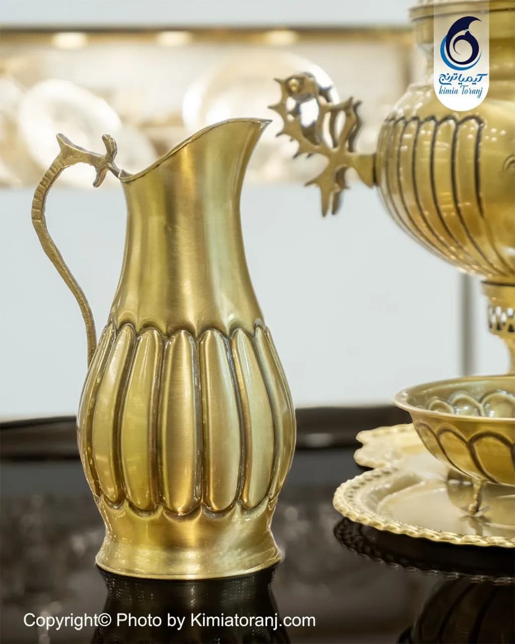 سرویس پنج تکه سماور خطی برنجی با سینی و پارچ پذیرایی