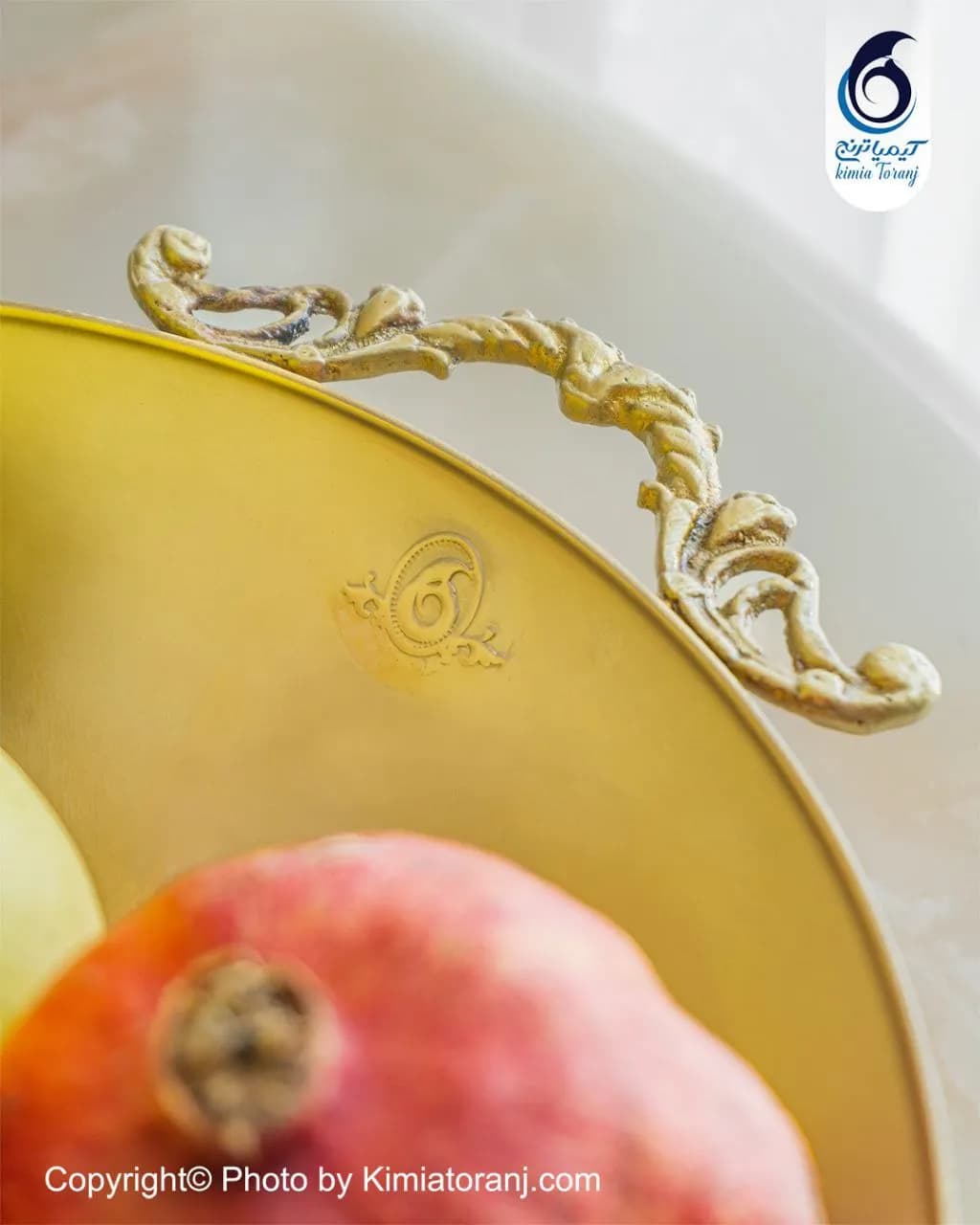 میوه خوری سه پایه دسته دار قطر 26 برنجی - 2