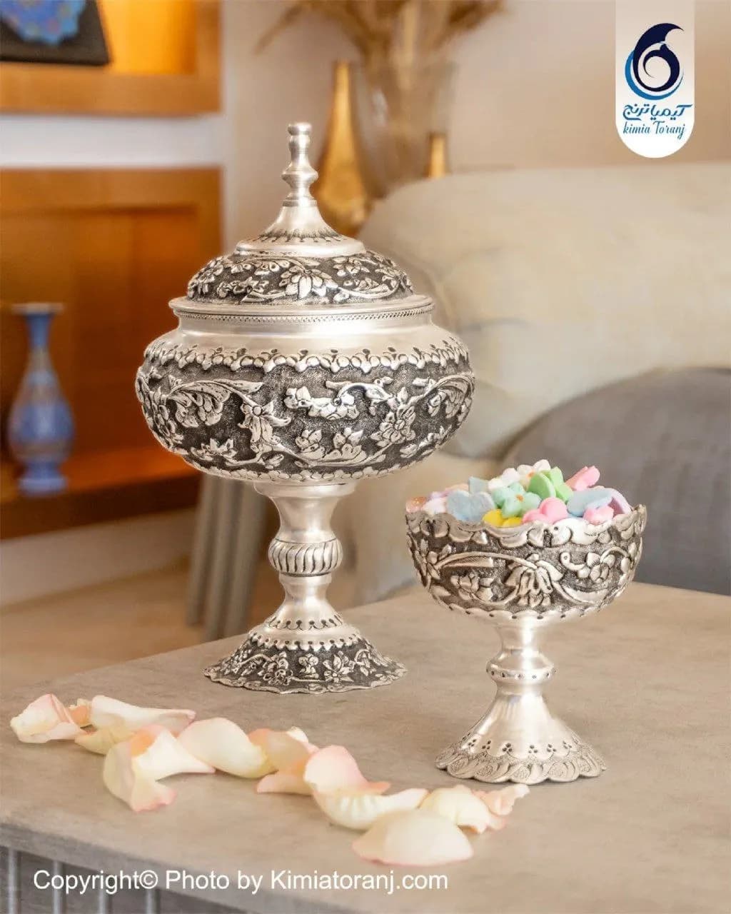 سرویس پذیرایی عروس برنجی ضخیم قلمزنی گل برجسته - 4
