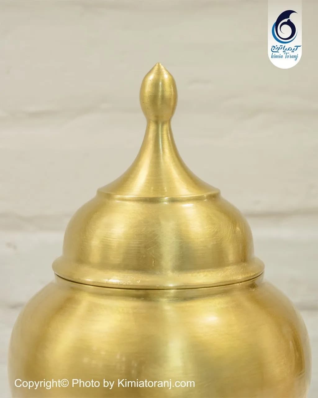 نمای کامل شکلات خوری پایه‌دار برنجی سایز ۳