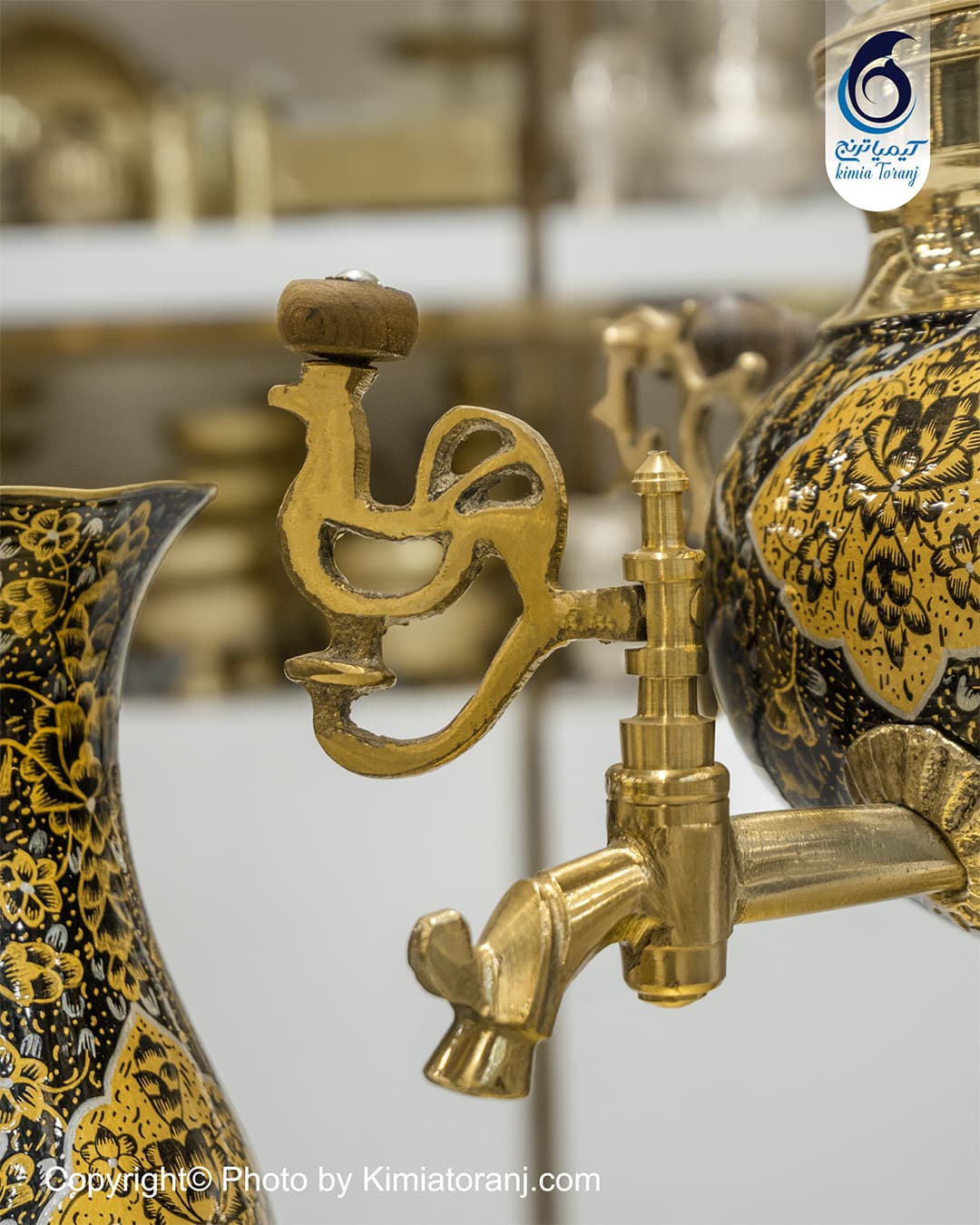 سرویس سماور زرینه برنجی در چیدمان سنتی پذیرایی شب یلدا