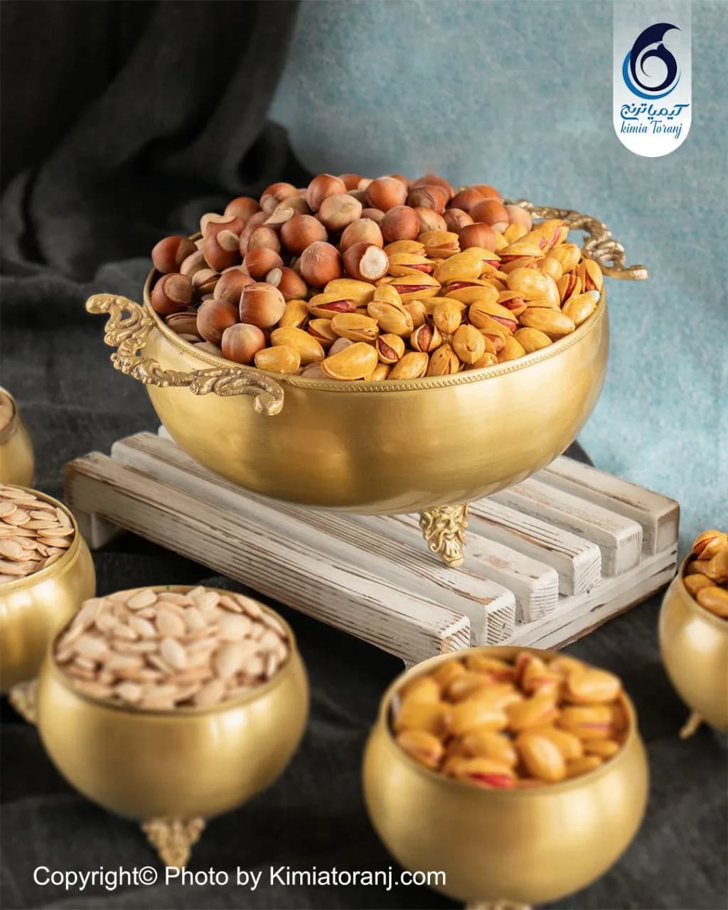 پسته خوری سه پایه دسته دار برنجی