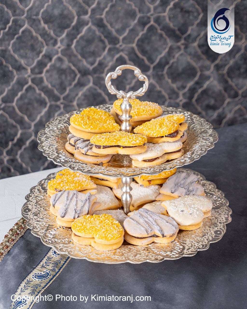 شیرینی خوری شبه نقره دو طبقه سفید قلم گل و مرغ