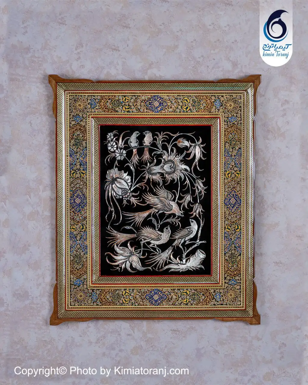 تابلوی قلم‌زنی ایرانی با طرح هنری و نقش گل و مرغ روی فلز مسی