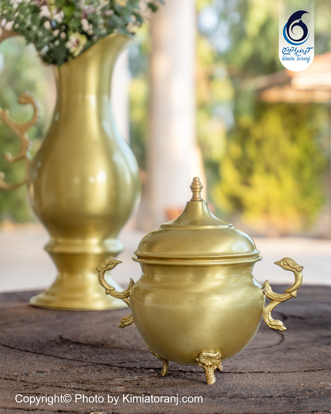 اجزای سرویس سماور زغالی شامل سماور قوری پارچ جام سینی چراغ و قندان