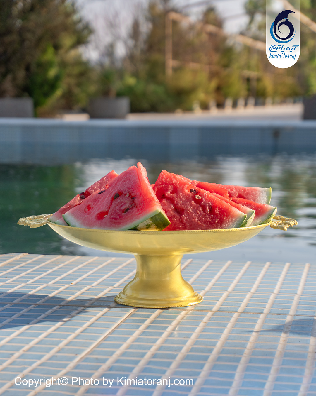 میوه خوری تکپایه دسته دار برنجی قطر ۲۶ سانتی متر