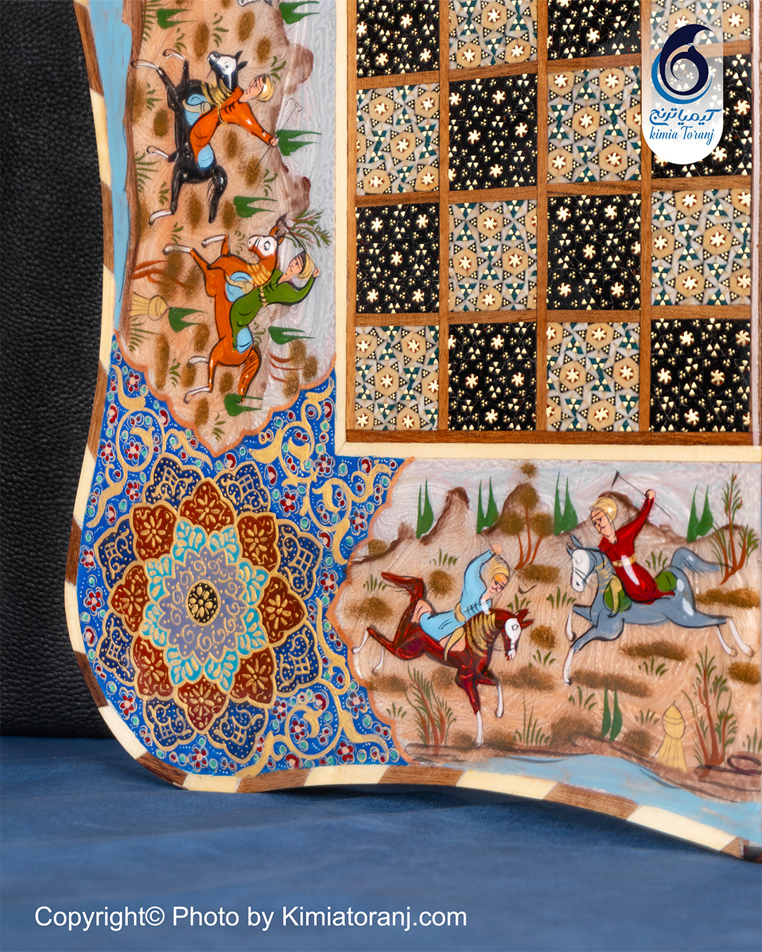 نمای نزدیک نقاشی شکار روی تخته نرد