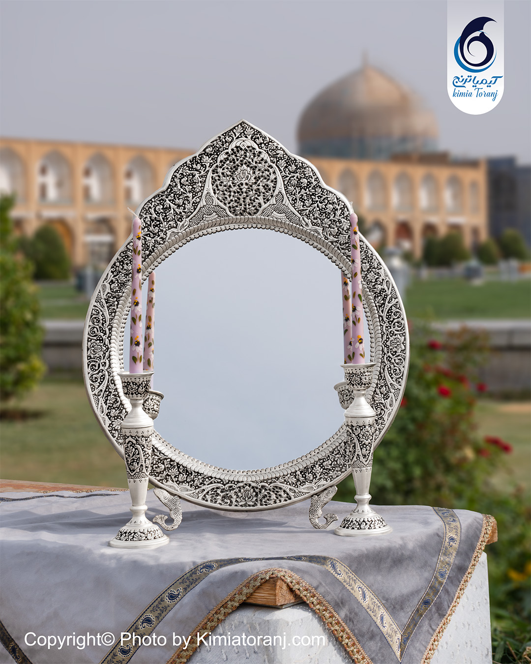 آینه شمعدان عروس گرد تاجدار ۷۰ شبه نقره با قلمزنی گل و مرغ