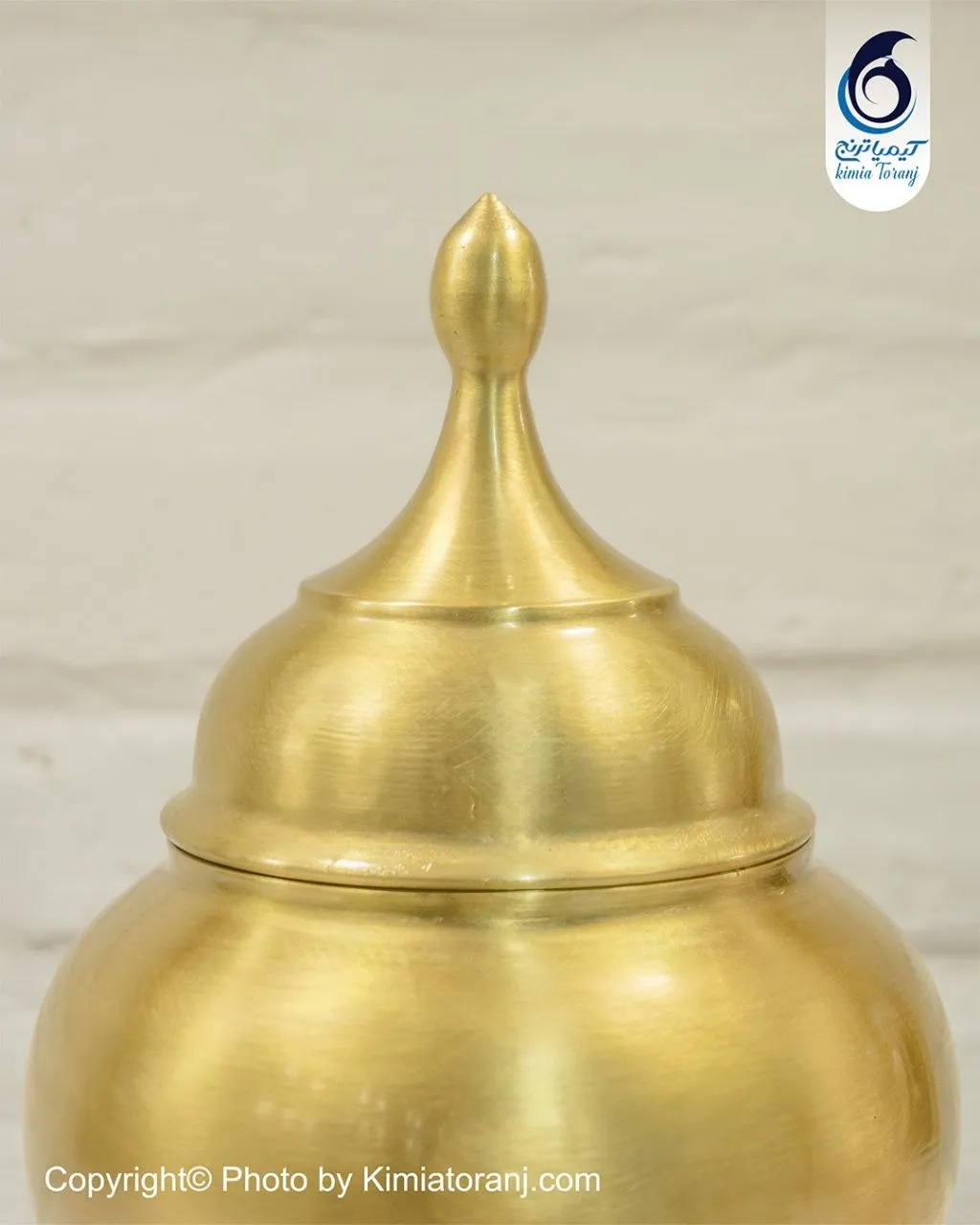 نمای کامل شکلات خوری پایه‌دار برنجی سایز ۳